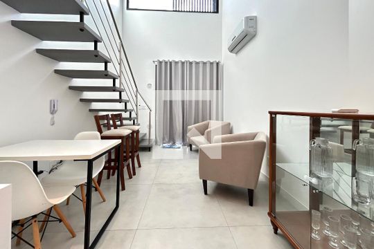 Sala de apartamento para alugar com 1 quarto, 50m² em Lagoa Pequena, Florianópolis