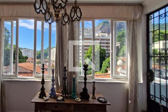 Casa à venda com 7 quartos, 1040m² em Cosme Velho, Rio de Janeiro