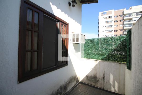Quarto 1 - Varanda de casa de condomínio à venda com 2 quartos, 60m² em Taquara, Rio de Janeiro