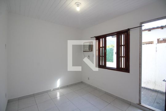 Quarto 1 de casa de condomínio à venda com 2 quartos, 60m² em Taquara, Rio de Janeiro