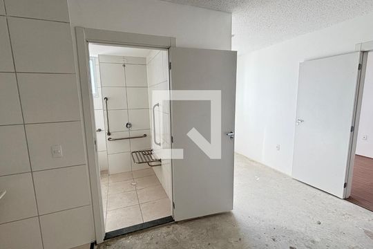 Cozinha de apartamento para alugar com 1 quarto, 35m² em Santa Maria, Santo André