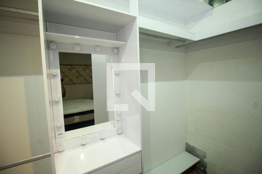 Closet da suíte 1 de casa à venda com 5 quartos, 200m² em Vila Apiai, Santo André