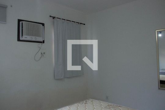 Quarto de apartamento para alugar com 3 quartos, 110m² em Braga, Cabo Frio
