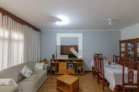 Casa à venda com 4 quartos, 180m² em Jardim São Nicolau, São Paulo