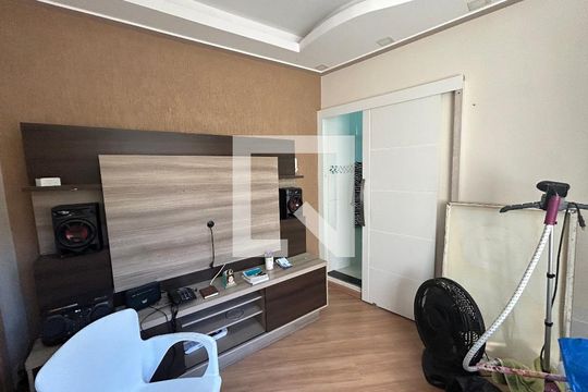 Quarto  de casa para alugar com 2 quartos, 150m² em Vila Valqueire, Rio de Janeiro