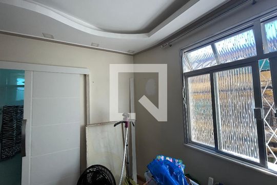 Quarto  de casa para alugar com 2 quartos, 150m² em Vila Valqueire, Rio de Janeiro