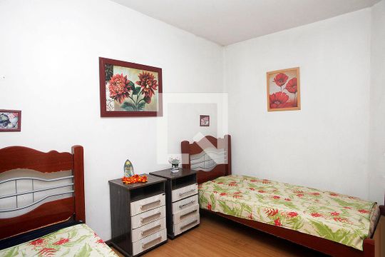 Quarto 1 de casa para alugar com 8 quartos, 278m² em Santana, Porto Alegre