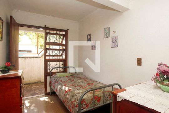 Quarto 2 de casa para alugar com 8 quartos, 278m² em Santana, Porto Alegre