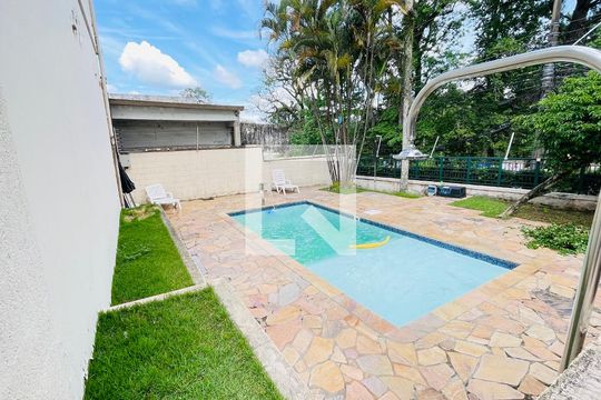 Piscina de casa de condomínio para alugar com 2 quartos, 70m² em Chácara Pavoeiro, Cotia