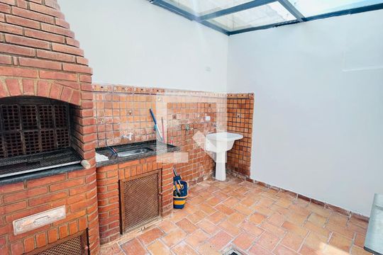 Churrasqueira de casa de condomínio para alugar com 2 quartos, 70m² em Chácara Pavoeiro, Cotia