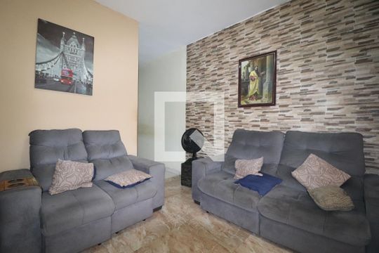 Sala de casa à venda com 3 quartos, 120m² em Vila Cecilia Maria, Santo André