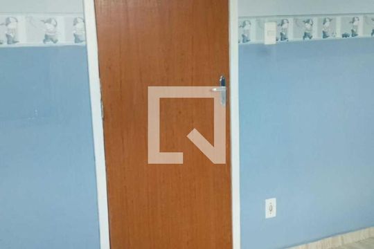 Quarto de casa para alugar com 2 quartos, 55m² em Cabuçu, Nova Iguaçu