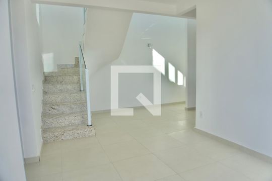 Sala de apartamento para alugar com 2 quartos, 120m² em Nova Suíça, Belo Horizonte