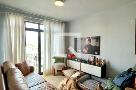 Sala de apartamento à venda com 2 quartos, 72m² em Vila Madalena, São Paulo