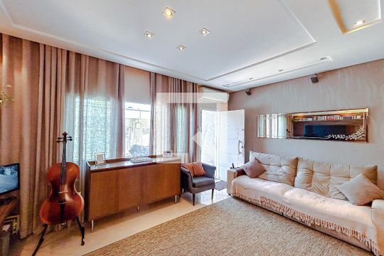Sala de casa à venda com 3 quartos, 130m² em Vila Carrão, São Paulo