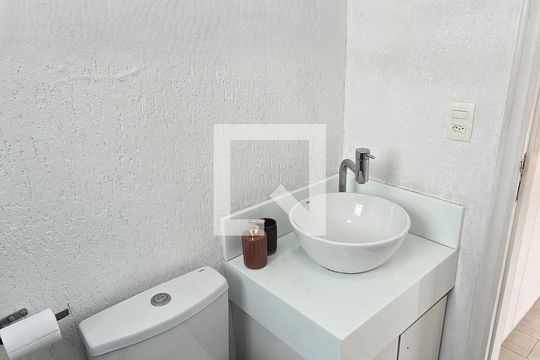 Banheiro de apartamento à venda com 2 quartos, 120m² em Vila Valqueire, Rio de Janeiro