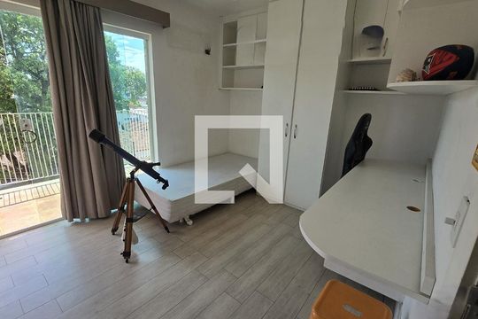 Quarto de apartamento à venda com 2 quartos, 120m² em Vila Valqueire, Rio de Janeiro
