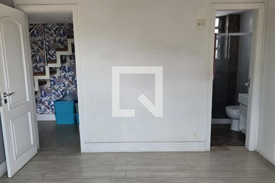 Quarto de apartamento à venda com 2 quartos, 120m² em Vila Valqueire, Rio de Janeiro