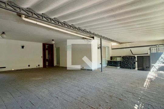 Casa para alugar com 4 quartos, 420m² em Jardim Paulistano, São Paulo