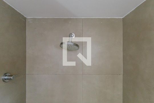 Banheiro de kitnet/studio para alugar com 1 quarto, 25m² em Indianópolis, São Paulo