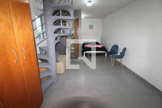 Sala / Quarto de casa para alugar com 1 quarto, 60m² em Vila Iracema, São José dos Campos