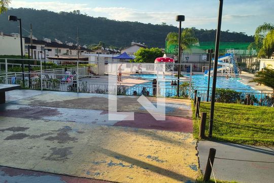 Casa de Condomínio para alugar com 2 quartos, 52m² em Guaratiba, Rio de Janeiro
