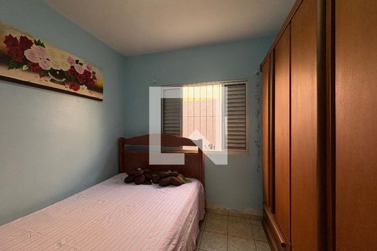 Quarto 2 de casa à venda com 3 quartos, 365m² em Vila dos Remedios, São Paulo