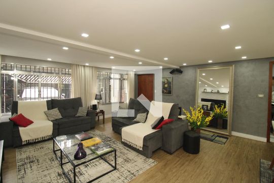 Casa à venda com 3 quartos, 200m² em Vila São José, São Paulo