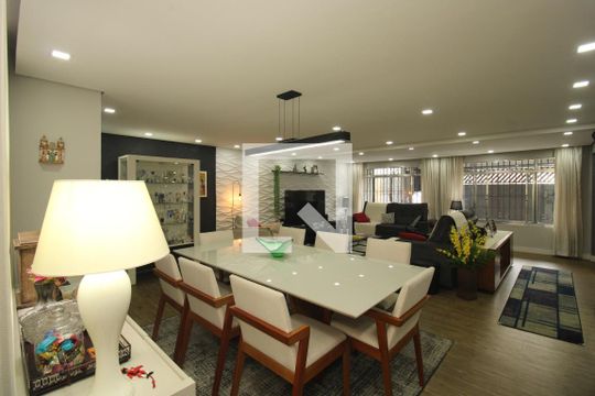 Casa à venda com 3 quartos, 200m² em Vila São José, São Paulo