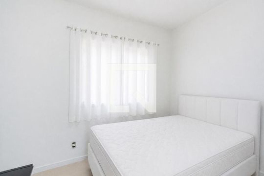 Quarto 1 de apartamento para alugar com 1 quarto, 55m² em Sarandi, Porto Alegre