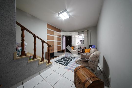 Sala de casa à venda com 4 quartos, 195m² em Vila Nhocuné, São Paulo