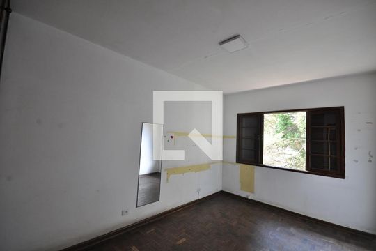 Quarto 2 de casa à venda com 4 quartos, 300m² em Jardim Leonor Mendes de Barros, São Paulo
