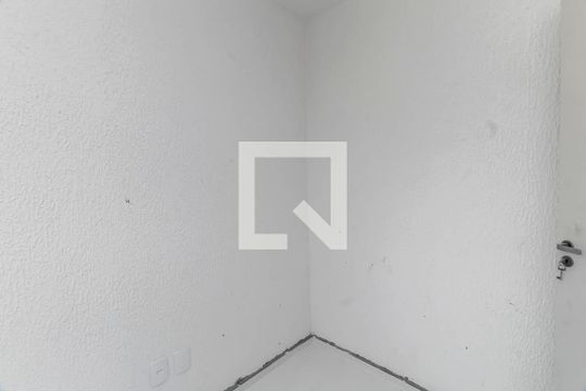 Quarto 1 de apartamento para alugar com 2 quartos, 34m² em Parque São Lourenço, São Paulo