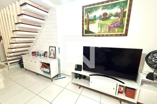 Sala de casa à venda com 5 quartos, 125m² em Jardim Santa Maria, São Paulo
