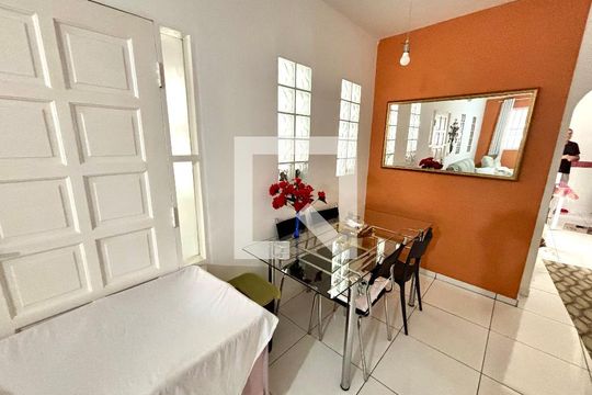 Sala de casa à venda com 5 quartos, 125m² em Jardim Santa Maria, São Paulo