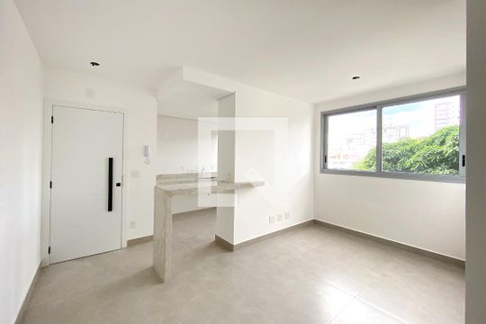 Apartamento à venda com 3 quartos, 73m² em Santa Efigênia, Belo Horizonte