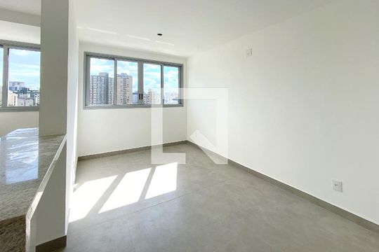 Apartamento à venda com 2 quartos, 60m² em Santa Efigênia, Belo Horizonte