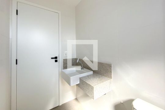 Banheiro da Suíte 1 de apartamento à venda com 3 quartos, 73m² em Santa Efigênia, Belo Horizonte
