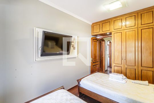 Quarto 1 de casa à venda com 3 quartos, 220m² em Indianópolis, São Paulo