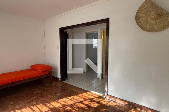 Sala de casa à venda com 5 quartos, 180m² em Vila da Saúde, São Paulo