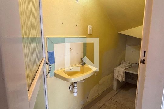 Lavabo de casa à venda com 5 quartos, 180m² em Vila da Saúde, São Paulo