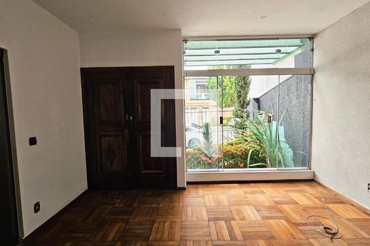 Casa para alugar com 4 quartos, 266m² em Chácara Urbana, Jundiaí