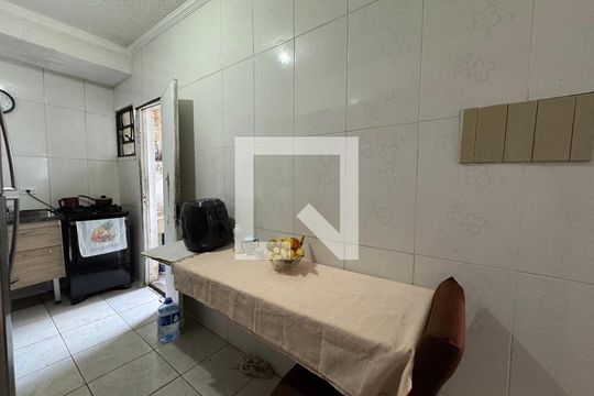 Cozinha de casa à venda com 2 quartos, 52m² em Padroeira, Osasco