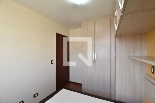 Quarto 1 de apartamento para alugar com 3 quartos, 51m² em Santa Cândida, Curitiba