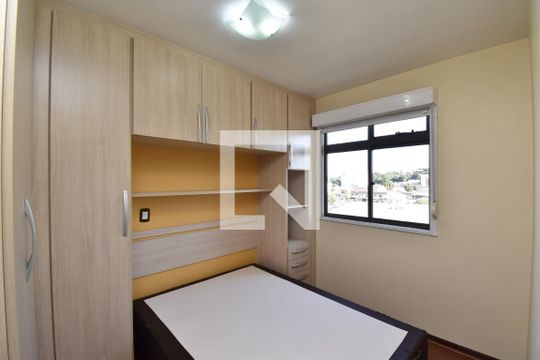 Quarto 1 de apartamento para alugar com 3 quartos, 51m² em Santa Cândida, Curitiba