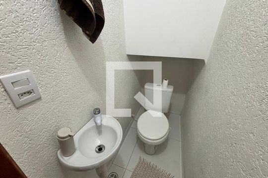 Banheiro de casa à venda com 3 quartos, 95m² em Vila Paulistania, São Paulo