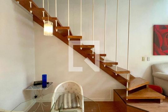 Sala de apartamento para alugar com 1 quarto, 72m² em Paraíso, São Paulo