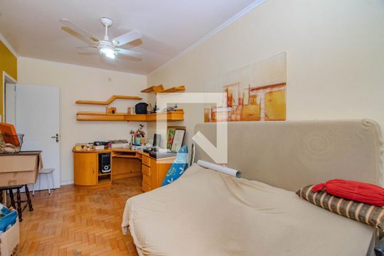 Quarto 2 de casa para alugar com 4 quartos, 250m² em Navegantes, Porto Alegre