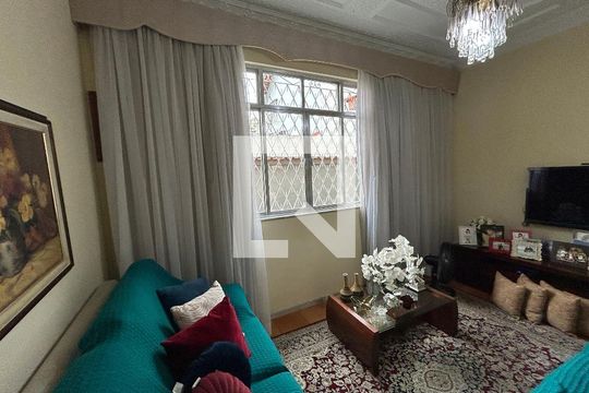 Sala de casa à venda com 3 quartos, 220m² em Vila Valqueire, Rio de Janeiro