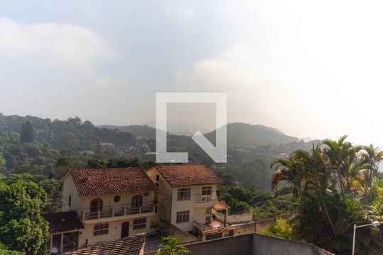 Casa para alugar com 3 quartos, 590m² em Badu, Niterói